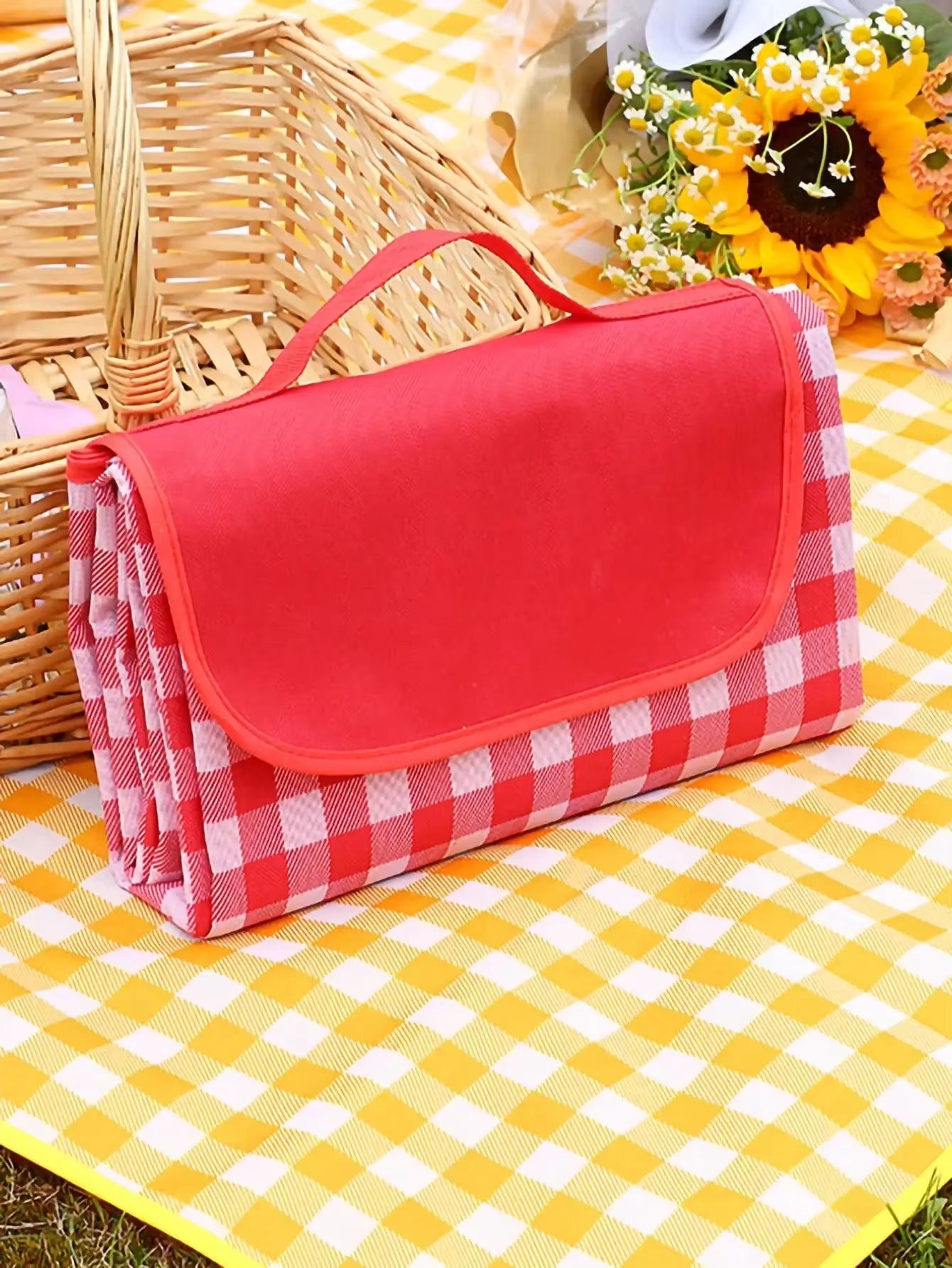 Outdoor & Picnic Oxford Blanket Extra Large Sand Proof and Waterproof Portable Beach Blanket for Camping Hiking